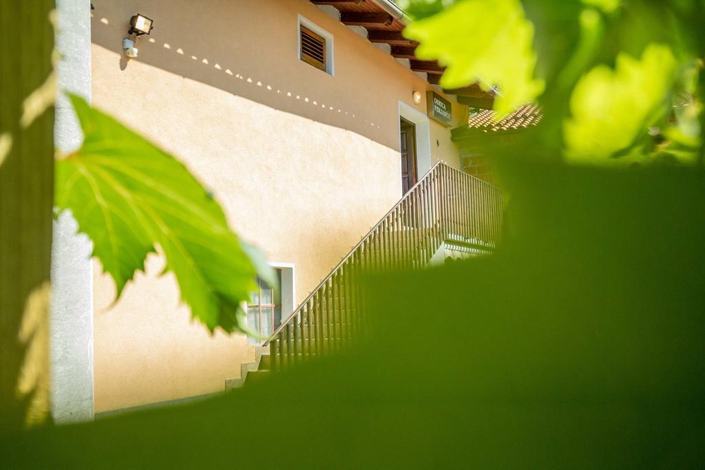 Farm Stay Ferjancic Vipava Exterior foto